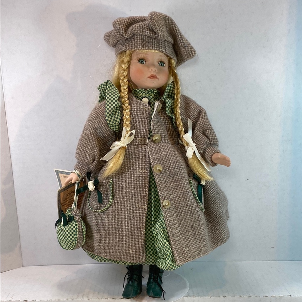 Vintage 2001 Angelina Collection Green and Brown Doll with Accessory - Picture 2 of 14